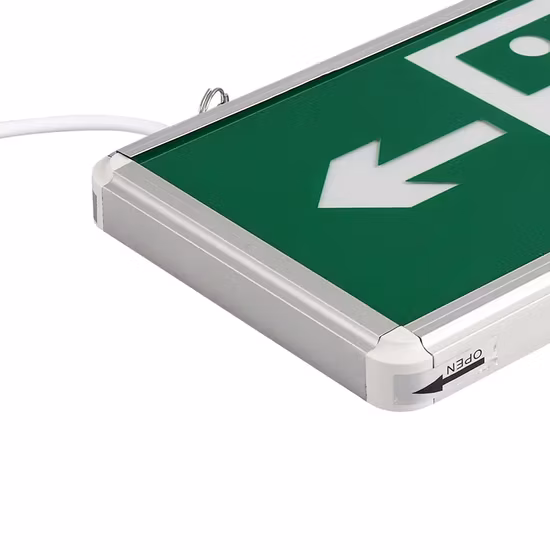 Аварийный знак пожарного выхода